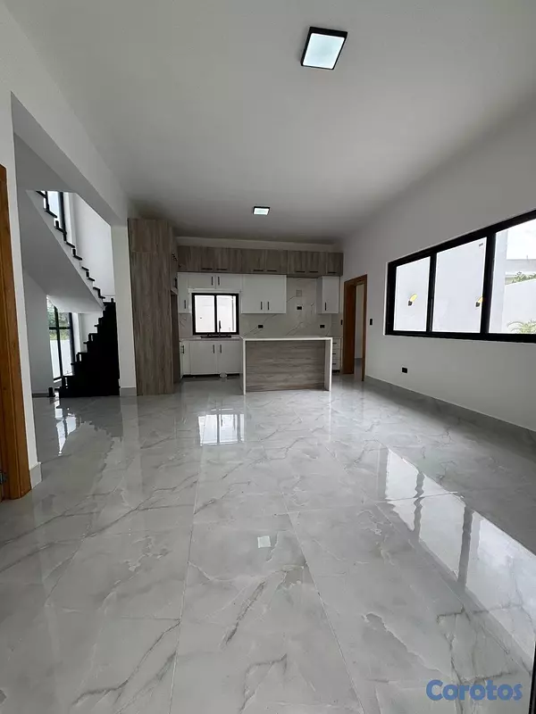 casas - vendo casa Arroyo hondo espectacular 4 habitaciones con baño 7 parqueos  15