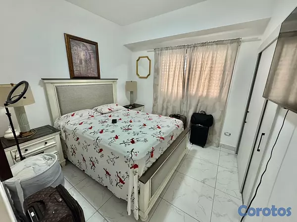 apartamentos - vendo Evaristo Morales tercer nivel tres habitaciones 2.5 baños dos parqueo  10
