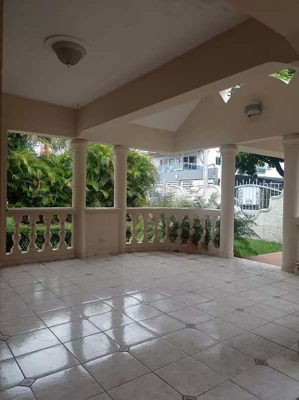 apartamentos - Casa en alquiler para oficina en El Millon 3