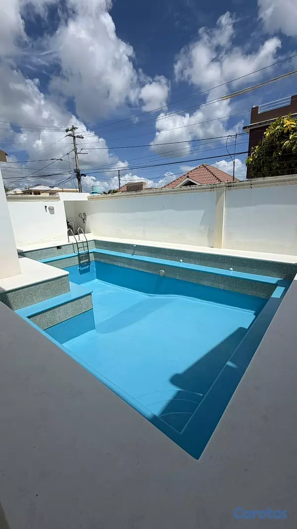 casas - Exclusiva Residencia en Baní | Piscina, Jardines y Amplios Espacios 2