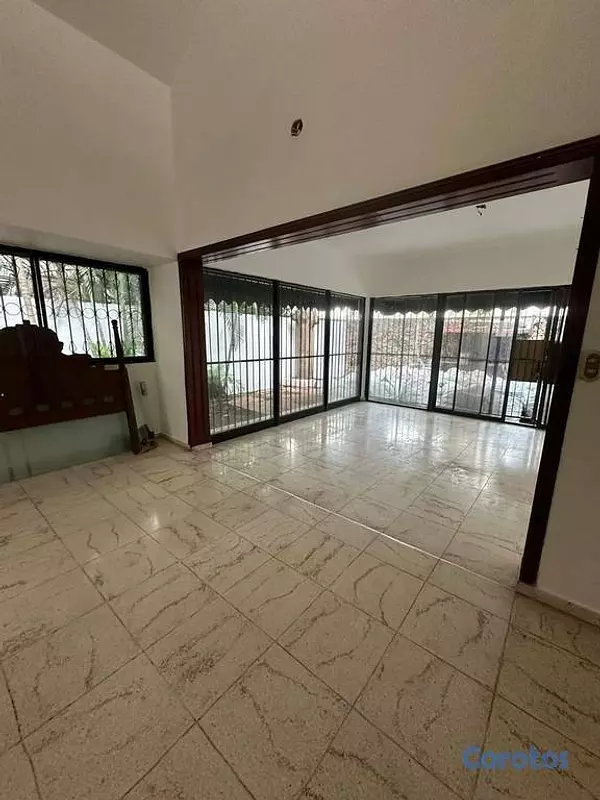 casas - Venta de Casa en Los Cacicazgos duplex 6
