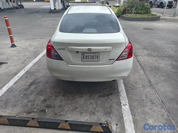 carros - Nissan latió /versa 280  2