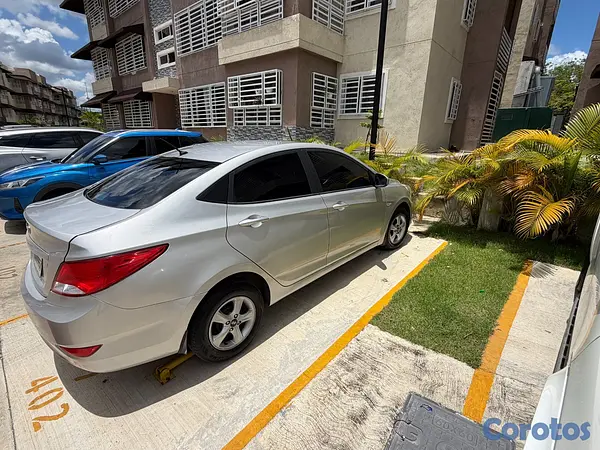 carros - HYUNDAI ACCENT 2017 RD$555,000.00 2