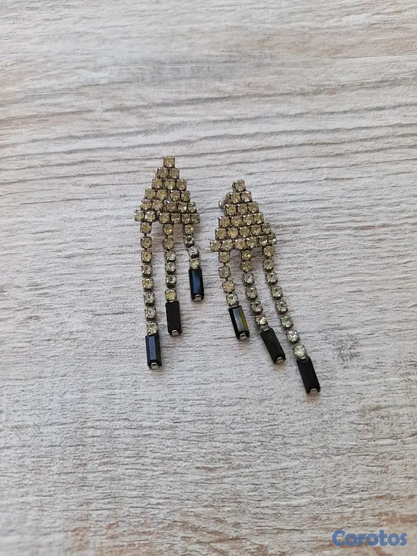 joyas, relojes y accesorios - Se Vende Aretes Vintange de fieata  5