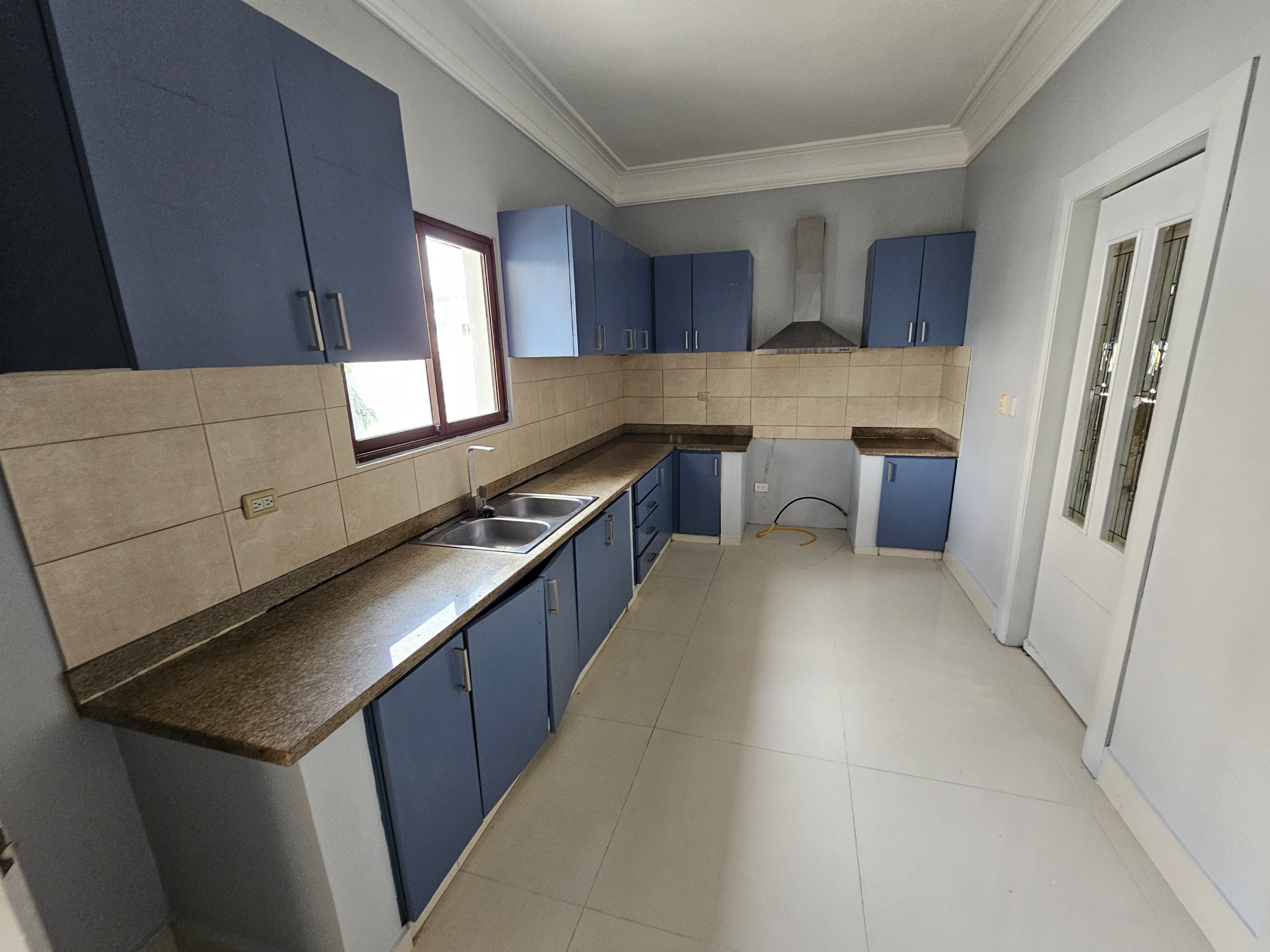 casas - Se Vende Casa en Proyecto Cerrado en San Francisco de Macorís Macoris
 7
