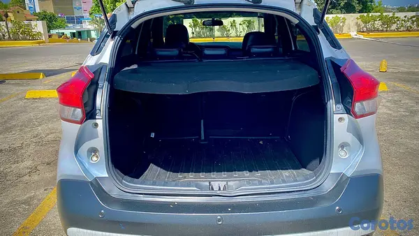 jeepetas y camionetas - precio ligeramente negociable  5