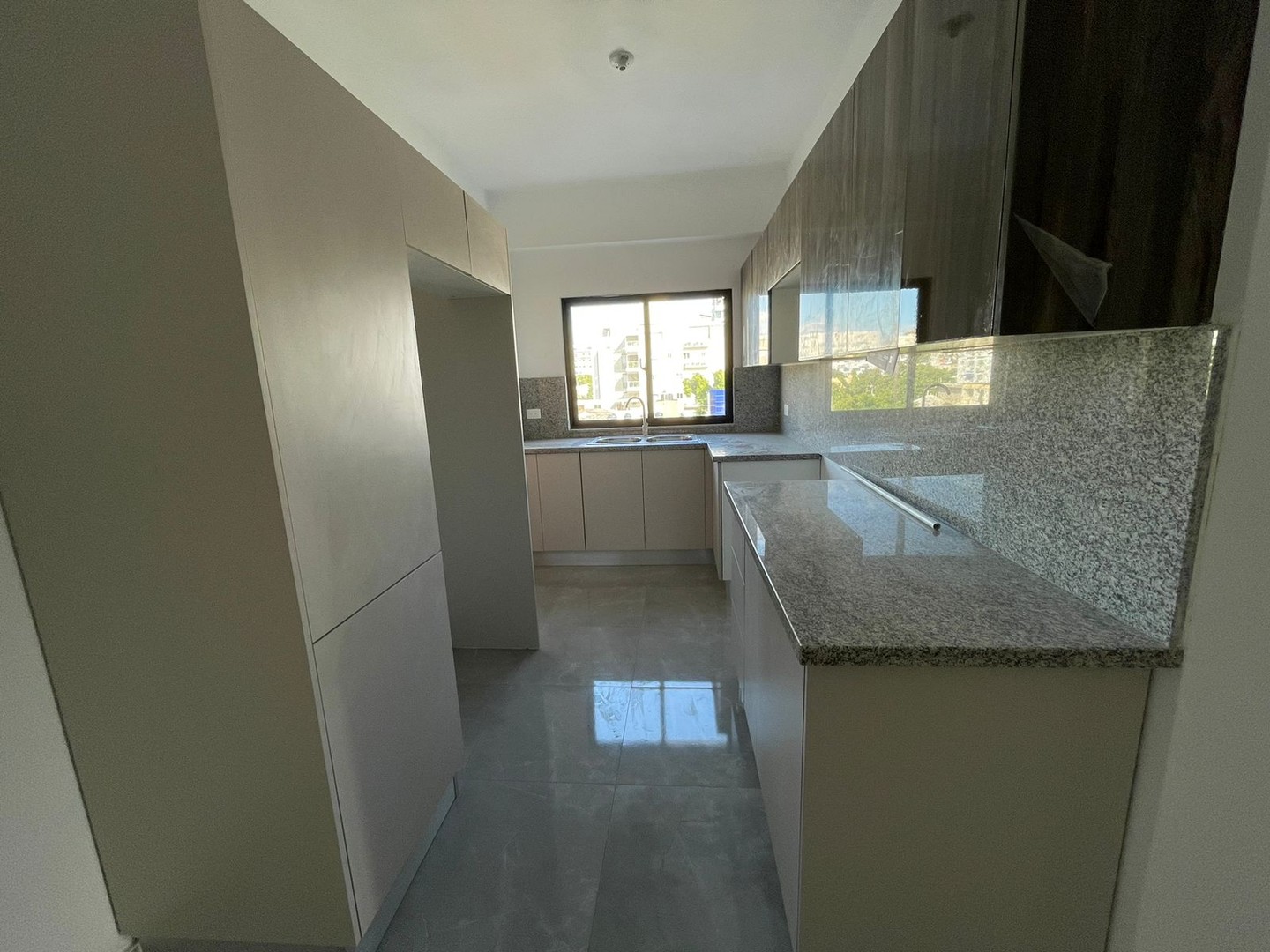 apartamentos - Renacimiento D. N📍 Apartamento en torre de lujo familiar. 5