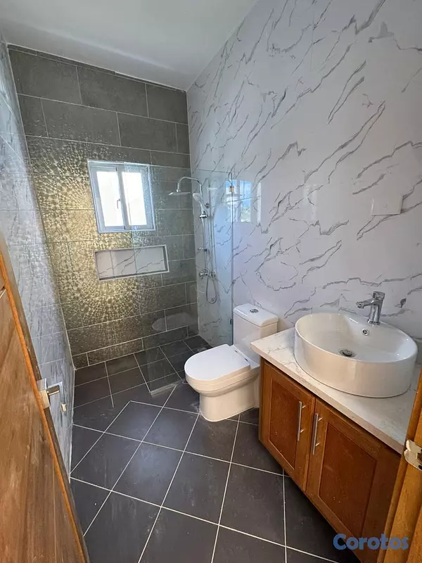 casas -  Casa de 2 Niveles en Venta – Residencial  10