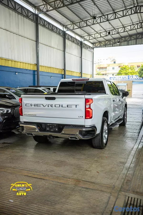 jeepetas y camionetas - Chevrolet Silverado LTZ Z71 4x4 Duramax 2023 Clean Carfax  6