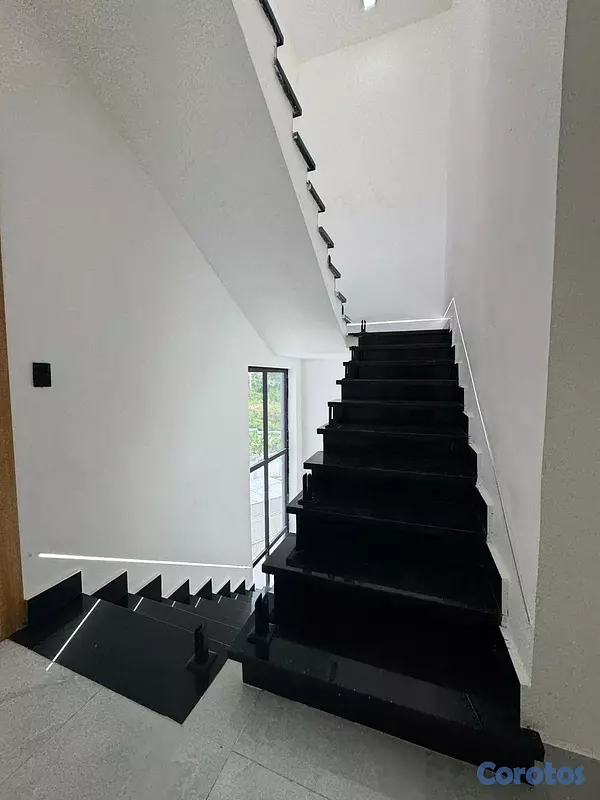 casas - vendo casa Arroyo hondo espectacular 4 habitaciones con baño 7 parqueos  16