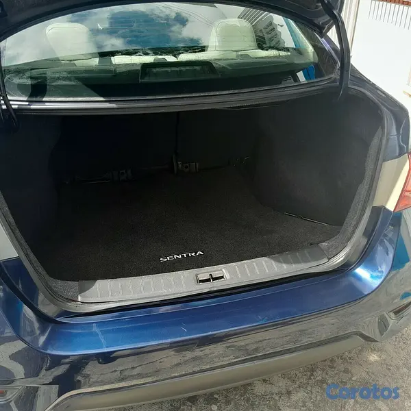 carros - Nissan Sentra SV 2018 en Piel 5