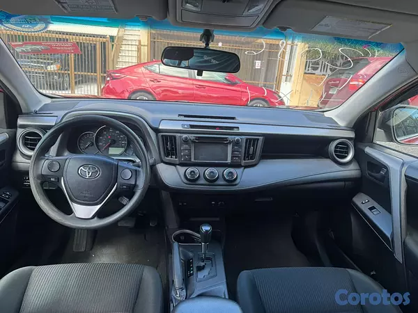 jeepetas y camionetas - Toyota rav4 LE 4x4 2016 7
