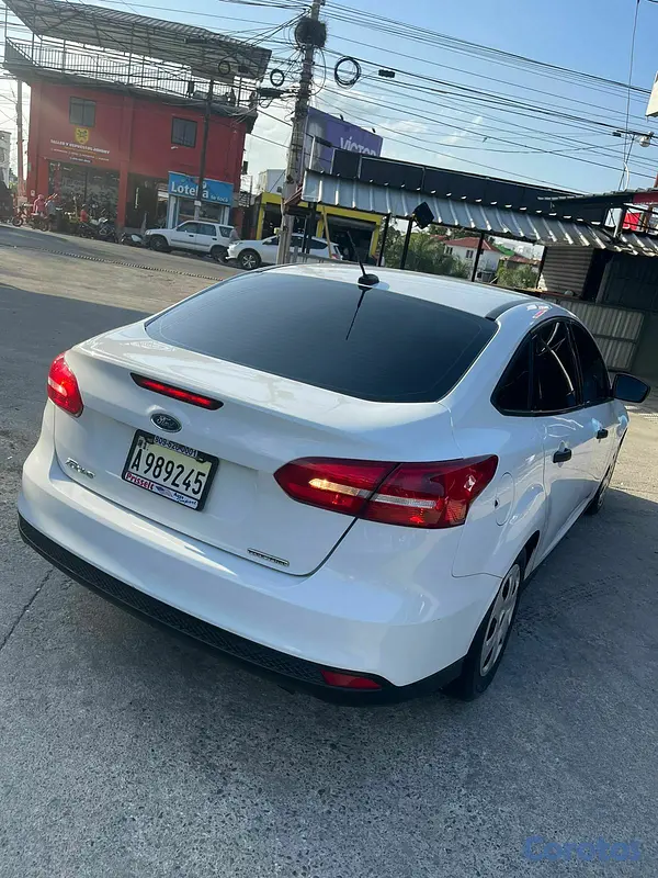 carros - FORD FOCUS 10