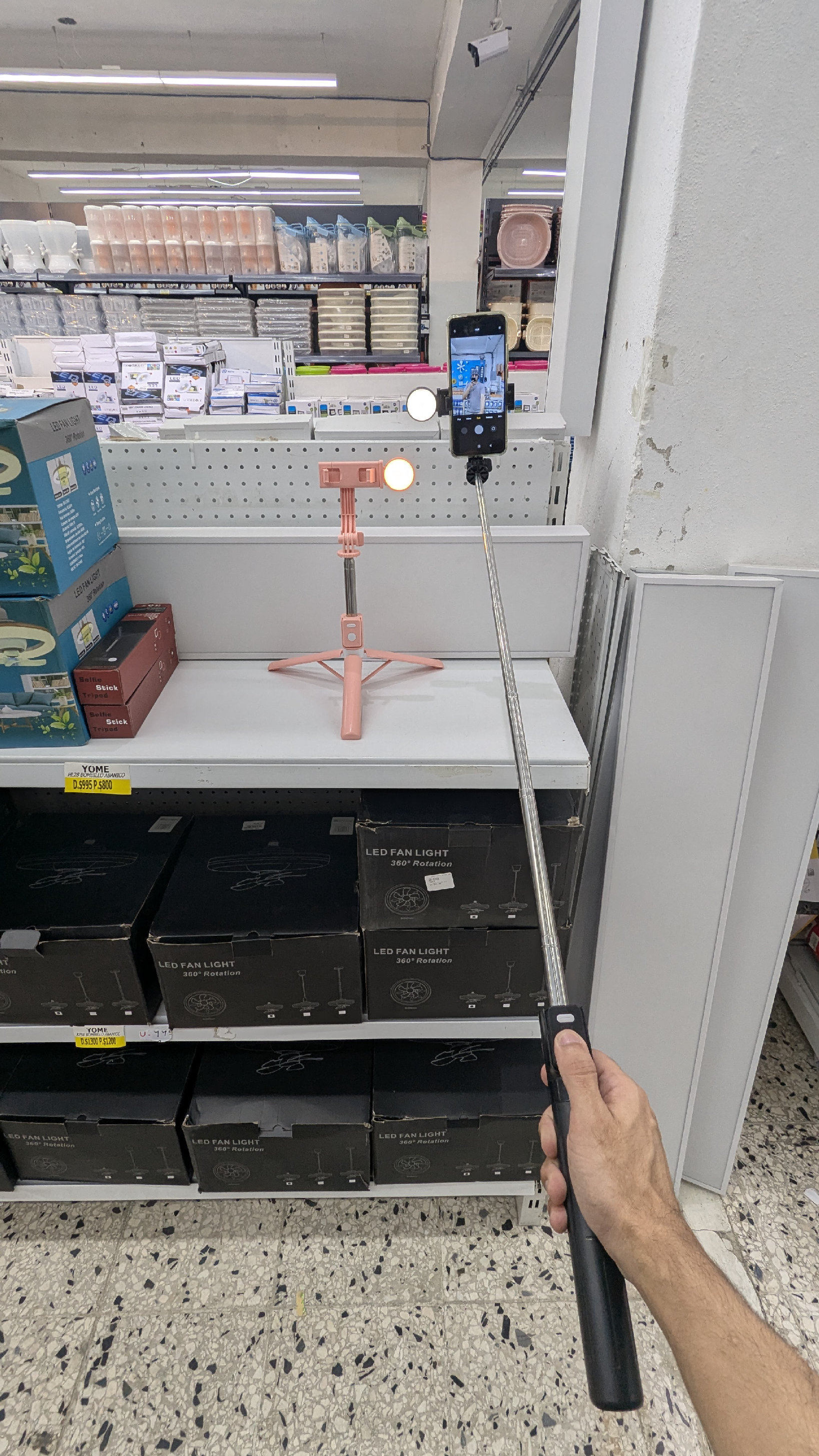 celulares y tabletas - 📸 Selfie Stick 3 en 1 con Trípode y Luz LED – Ideal para Fotos y Videos 2