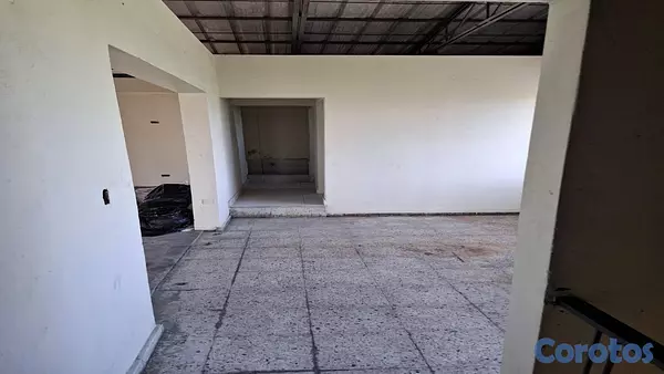 oficinas y locales comerciales - En Alquiler Local en Gazcue 4to nivel de 120m2 6