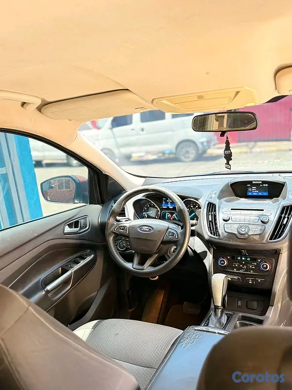 jeepetas y camionetas - Venta de traspaso. Ford Escape SE 2017 11