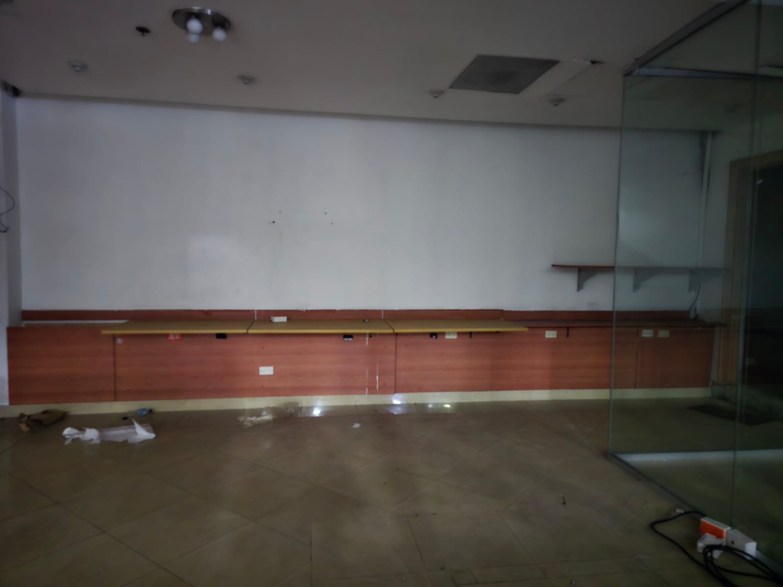 oficinas y locales comerciales - Alquiler Local Plaza Comercial Zona Universitaria 1