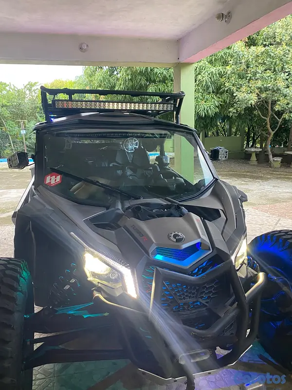 otros vehiculos - Se vende Can-Am en excelentes condiciones y papele 5