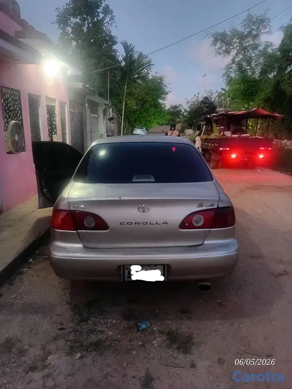 carros - sevende toyota corolla 2001  $145 7