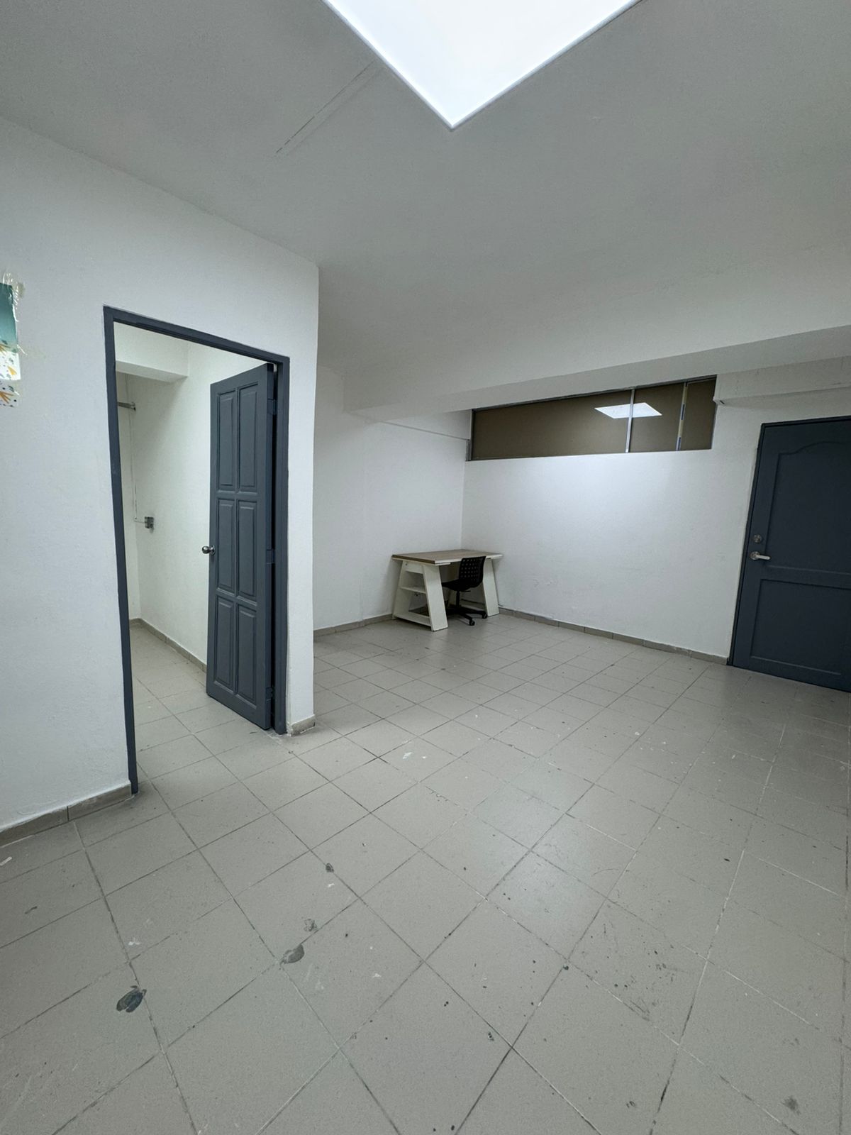 oficinas y locales comerciales - Alquilo Local en 1er Piso en La Esperilla Próximo a la Gomez 
Código: PD462 3