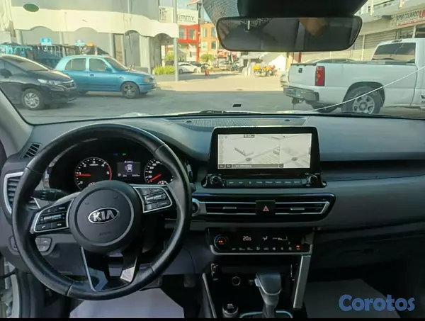 jeepetas y camionetas - KIA SELTOS 2022 BLANCO DIESEL 8
