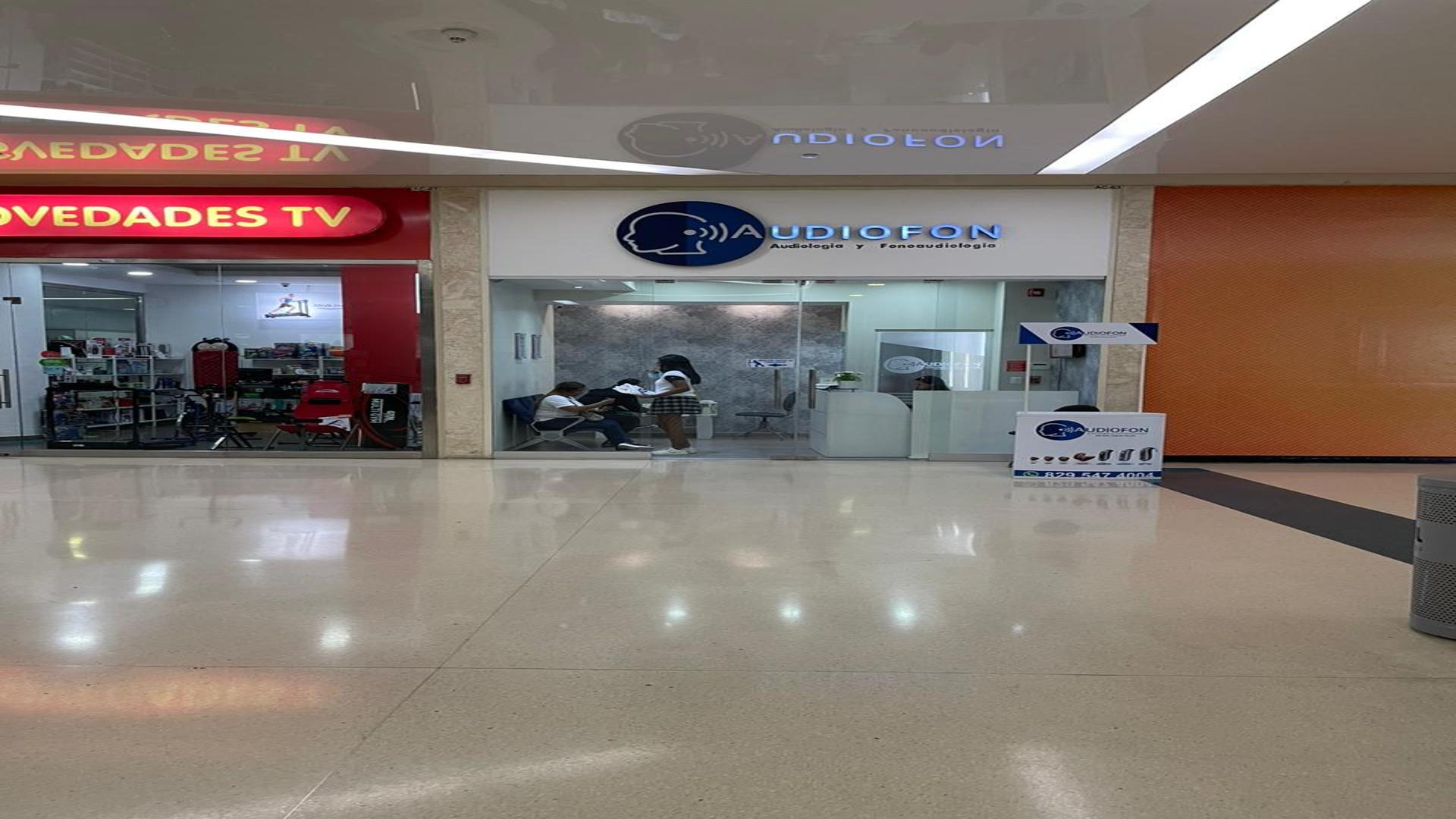 oficinas y locales comerciales - Locales comerciales ALQUILADO venta Sambil, Santo Domingo 3