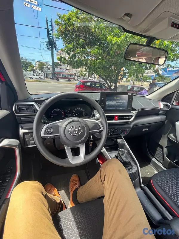 jeepetas y camionetas - Toyota Raize FULL 2023 8