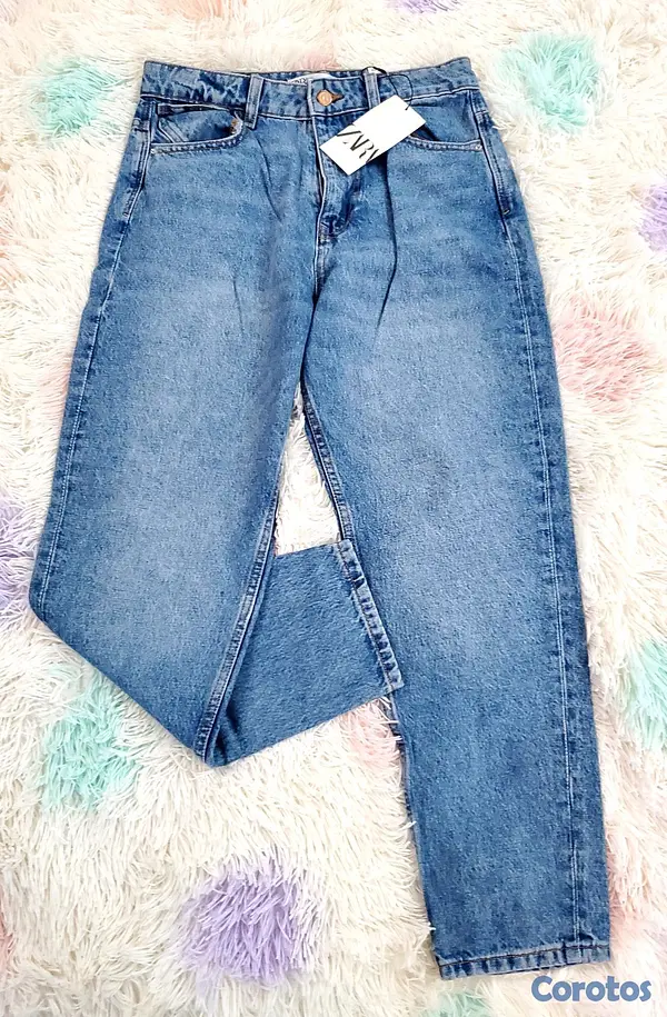 ropa para mujer - Zara Jeans Mom fit y Body Victoria Secret  4