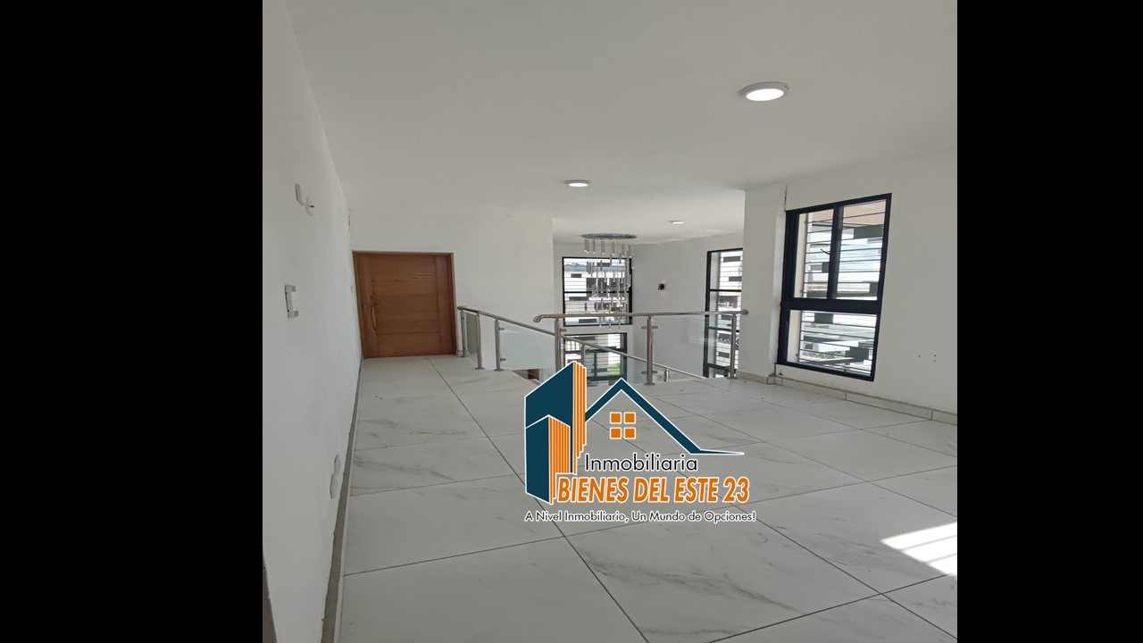 casas - En Venta Casa con Terminación de Alta Calidad Muy Espaciosa  y Moderna  8