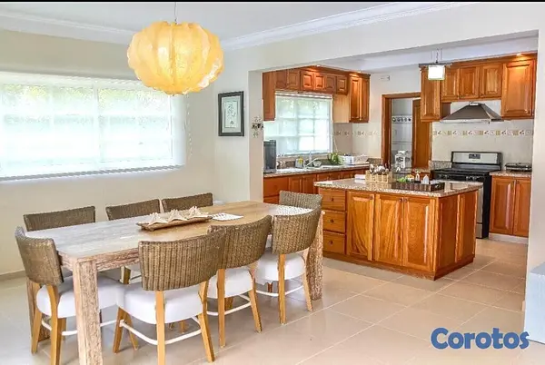 casas vacacionales y villas - Hermosa Villa en Juan Dolio  5