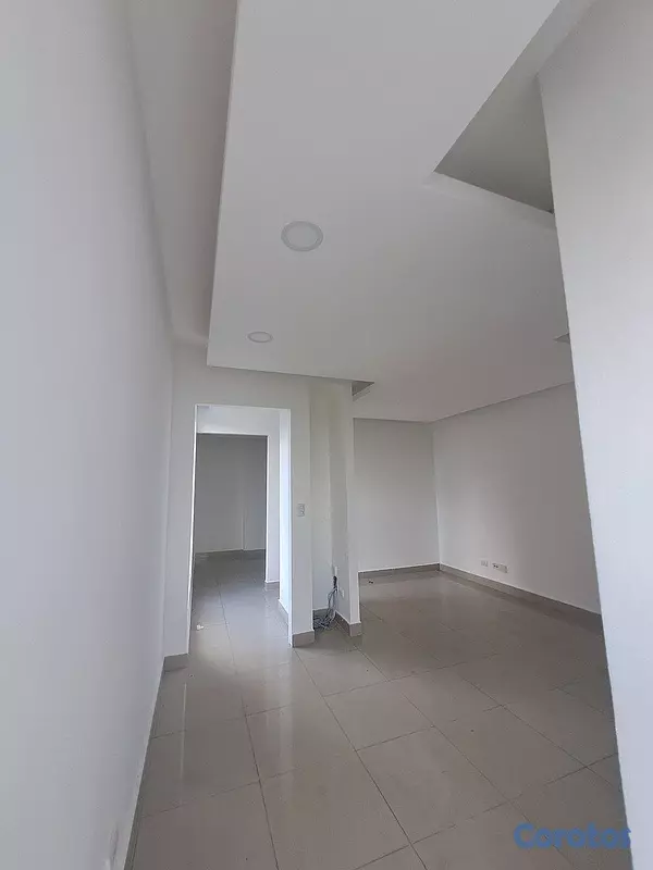 oficinas y locales comerciales - Alquilo Local 3er  piso 33 mts en Ens. Julieta  5