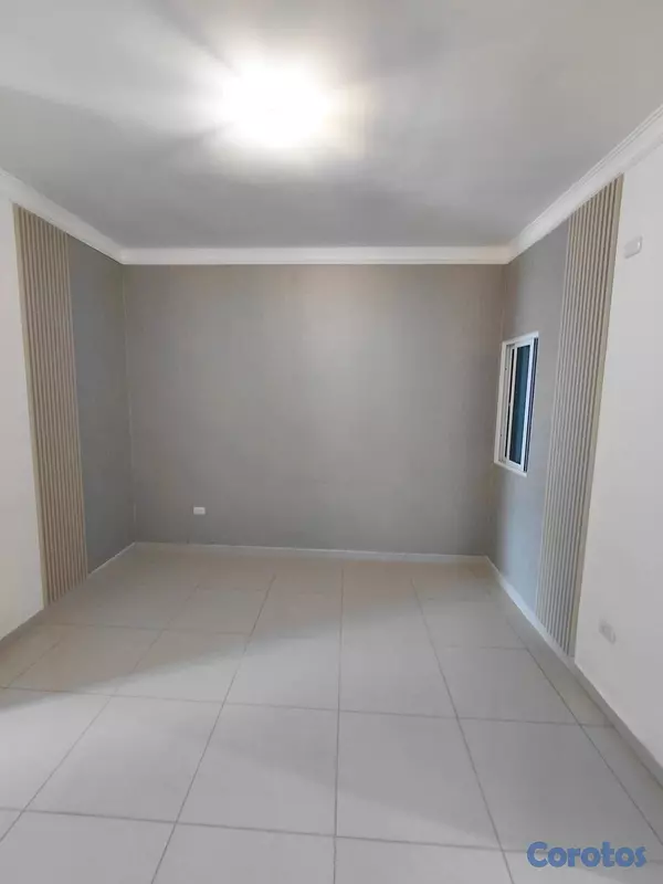 apartamentos - alquiló segundo nivel Evaristo Morales tres habitaciones 2.5 baños dos parqueos  10