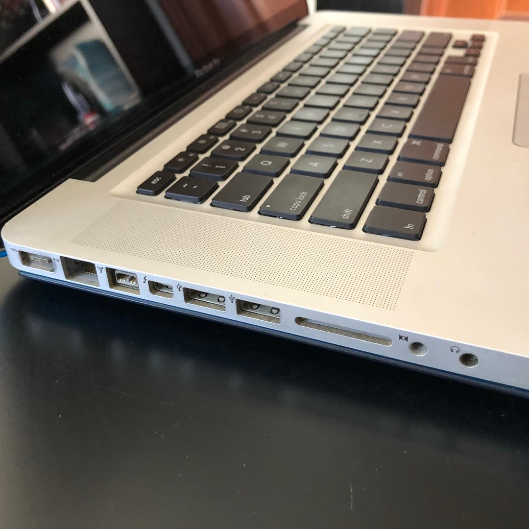 computadoras y laptops - MacBook Pro 2011 (REPARACION O PIEZAS) 3