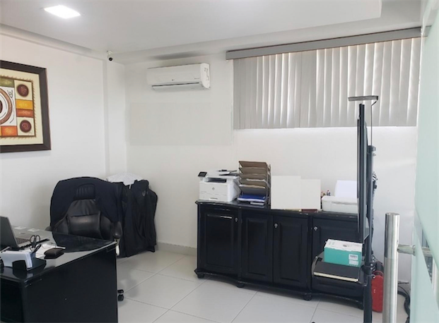 oficinas y locales comerciales - Oficina en zona céntrica de arroyo hondo 1