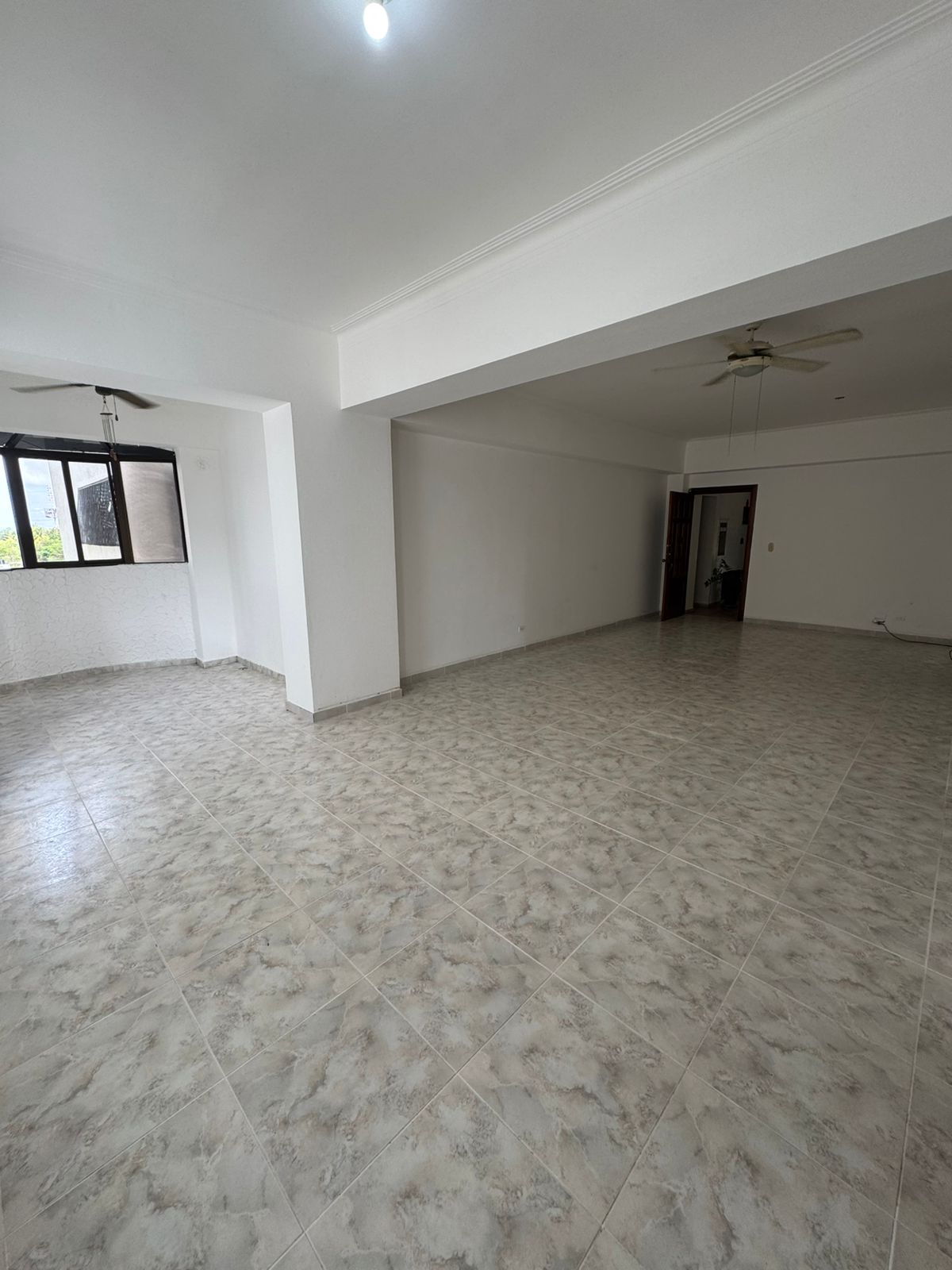 apartamentos - ALQUILO Piso 5 de 2 Habitaciones En Naco Próximo a Corazones Unidos Torre Olimpo 1