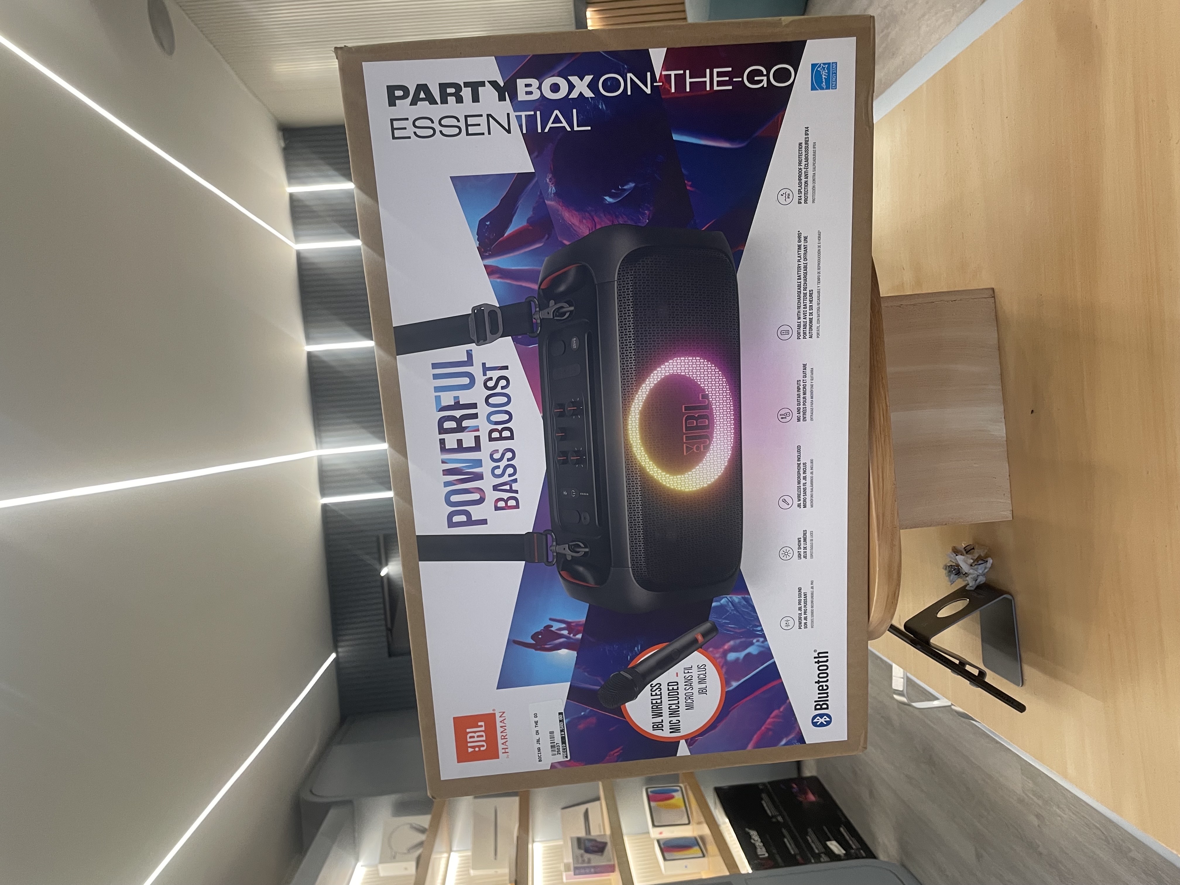 camaras y audio - Bocina JBL PARTYBOX IN THE GO ESSENTIAL CON MICRÓFONO 0