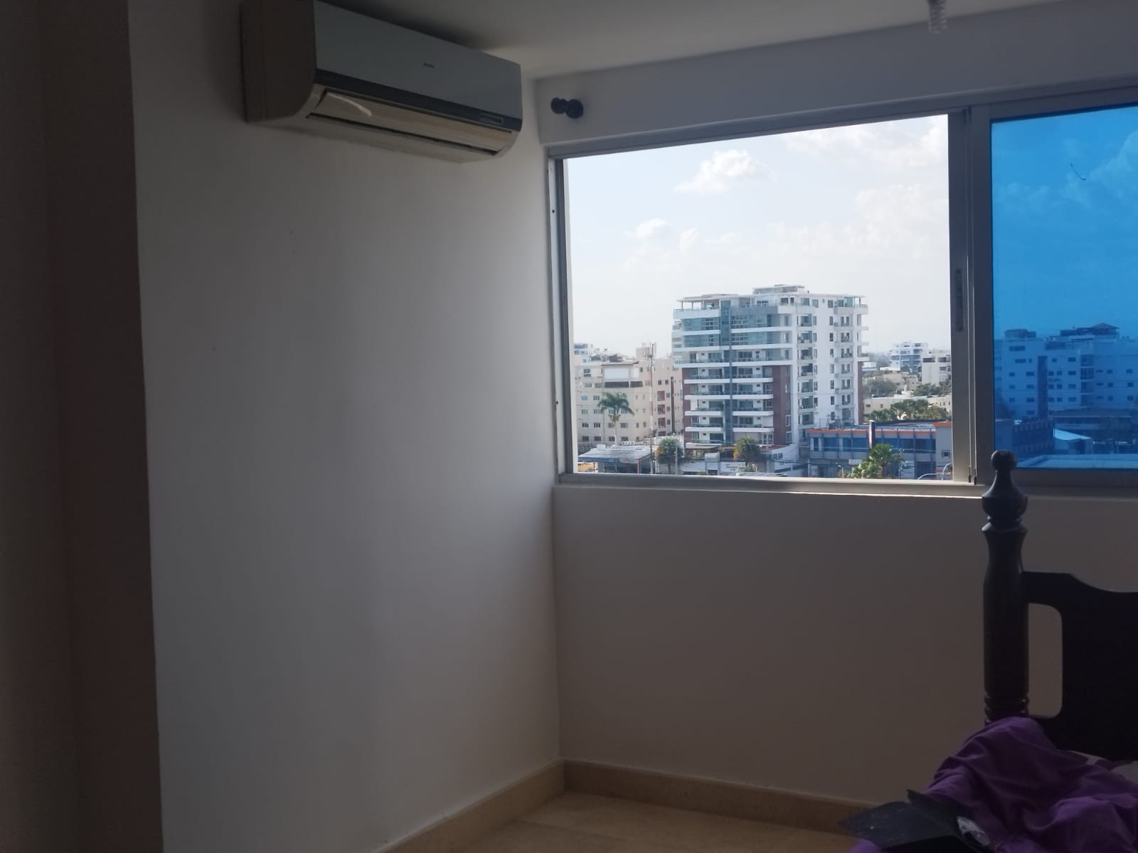 apartamentos - En La Enriquillo Piso Alto en Torre Moderna, 2hab 3