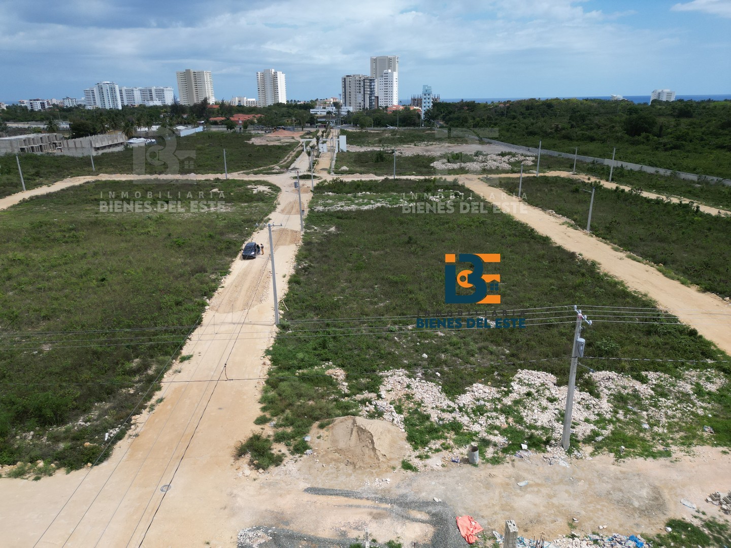 solares y terrenos - Se Vende Solar con 401 Metros de Esquina en Juan Dolio, San Pedro de Macoris. 6
