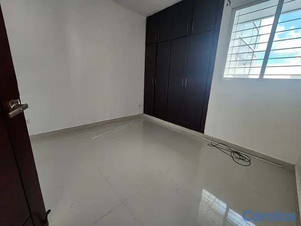 apartamentos - Apartamento amplio en Las Damas 9
