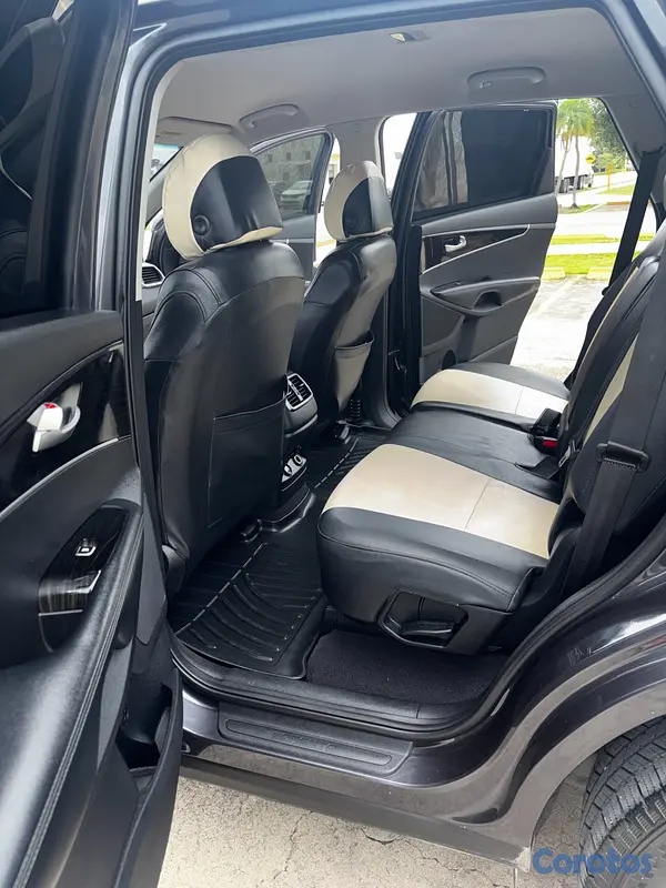 jeepetas y camionetas - Vendo Kia Sorento com nueva  3