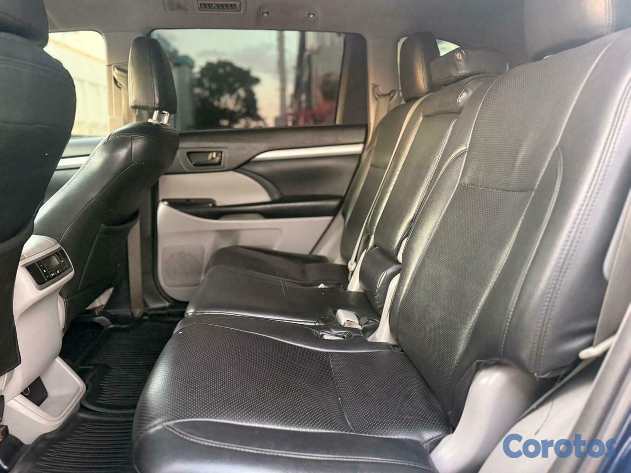 jeepetas y camionetas - Toyota Highlander LE Plus 2014  5