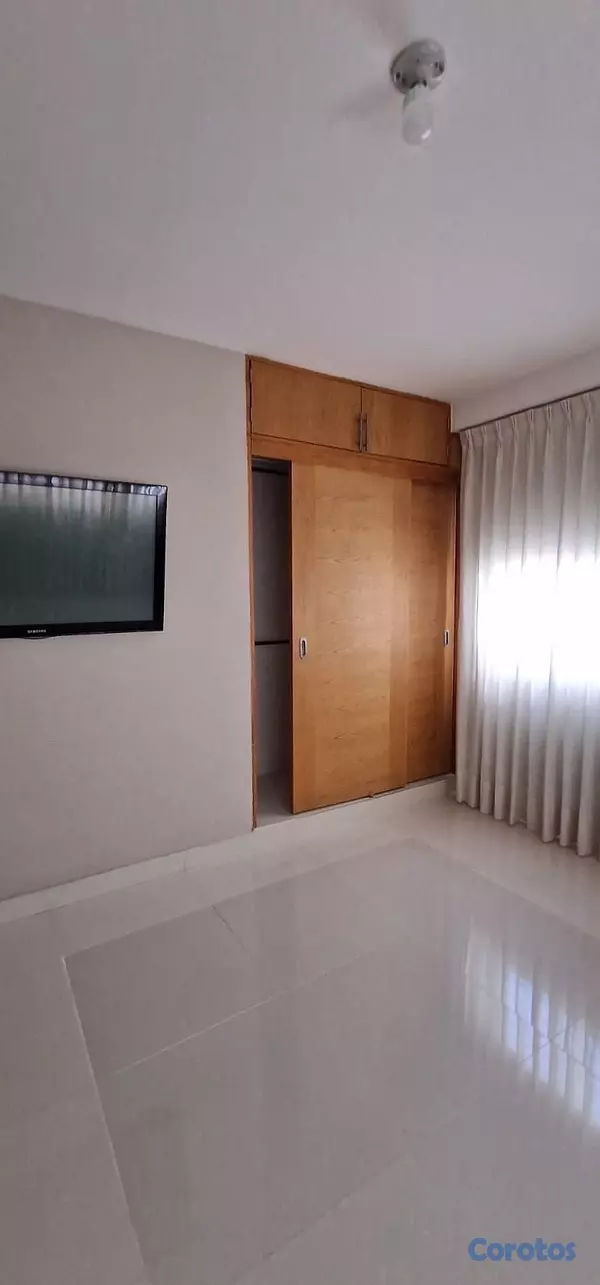 apartamentos - vendo piso 5 con ascensor klm 10 y medio independencia tres habitaciones dos par 11