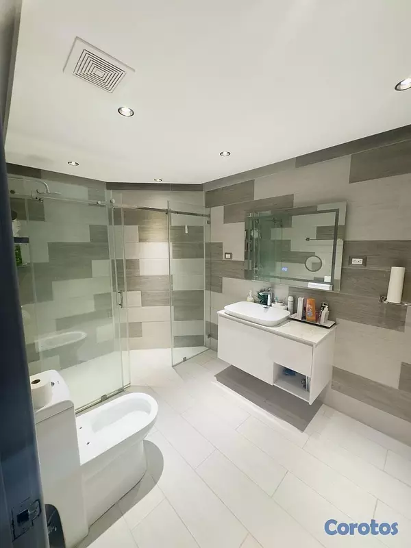 casas - vendo espectacular casa en la castellana 4 habitaciones con baño piscina jacuzzi 12