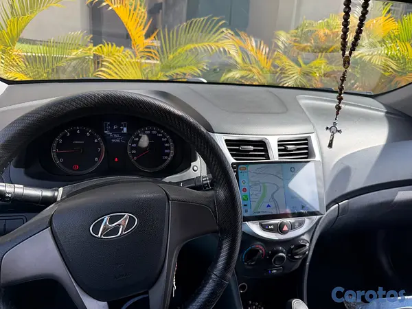 carros - HYUNDAI ACCENT 2017 RD$555,000.00 3