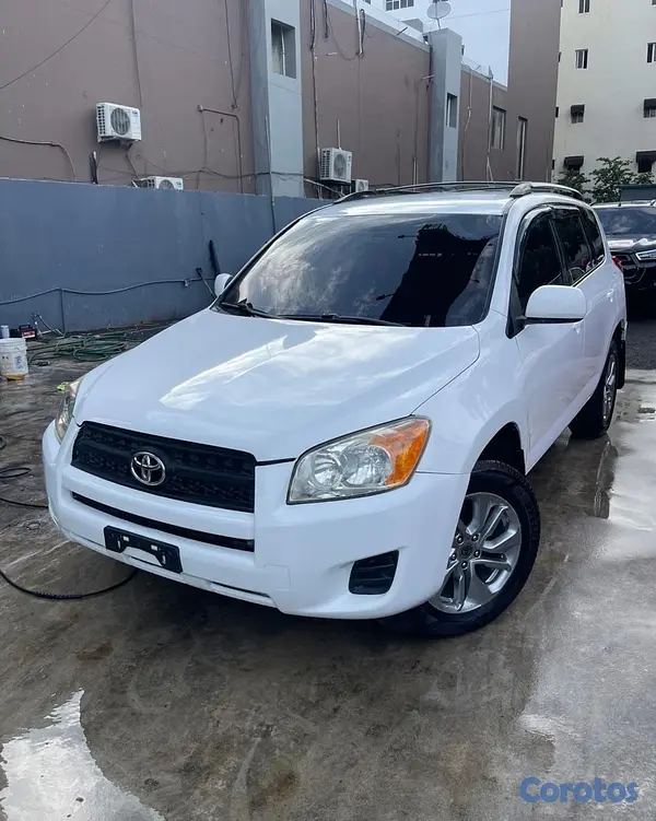 jeepetas y camionetas - TOYOTA RAV4 LE 2010 2