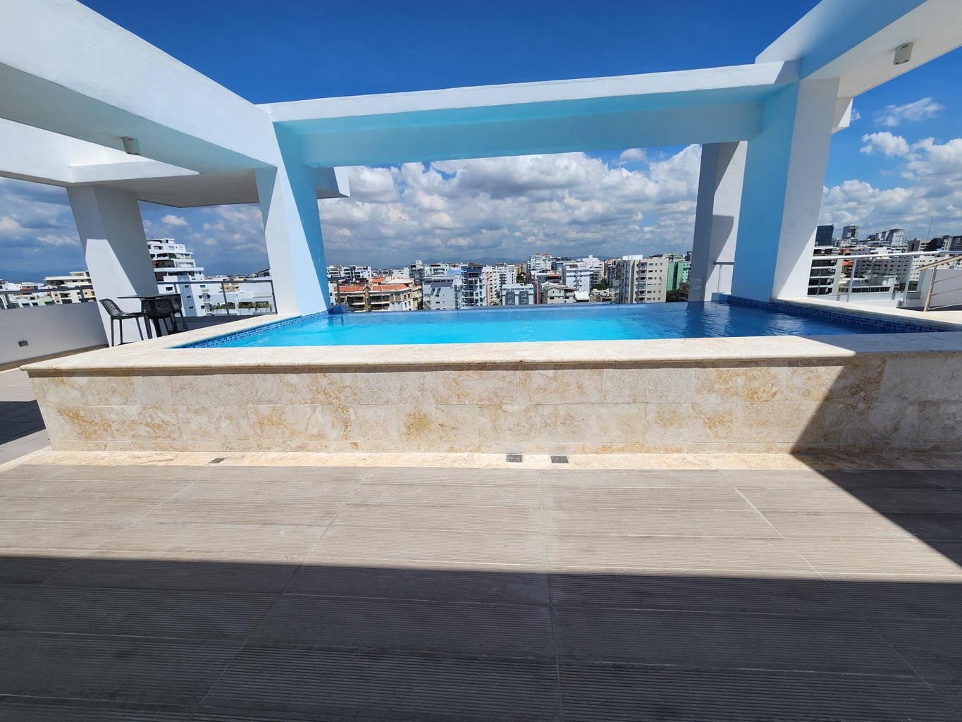 apartamentos - Apartamento evaristo morales 5to piso 
 2