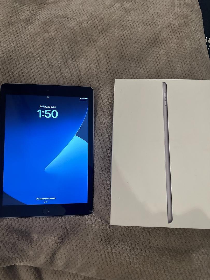 celulares y tabletas - Vendo IPad 5ta Generación 32GB