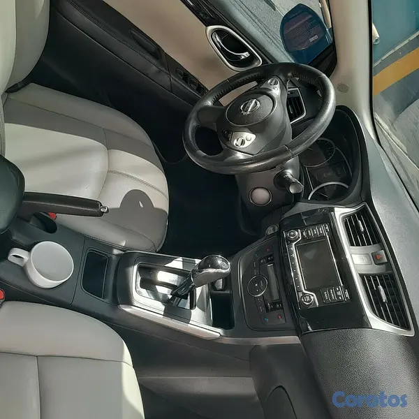 carros - Nissan Sentra SV 2018 en Piel 8