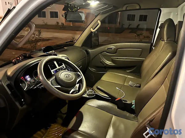 camiones y vehiculos pesados - Hyundai H100 2023 9