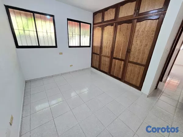 casas - venta de casa en la autopista de san isidro brisa oriental Santo Domingo este  8